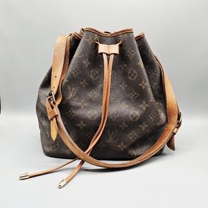 Louis Vuitton Authentic Noe Monogram Bucket Bag